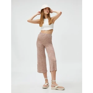 Bol Paça Pantolon Kapri Boy Yırtmaç Detaylı