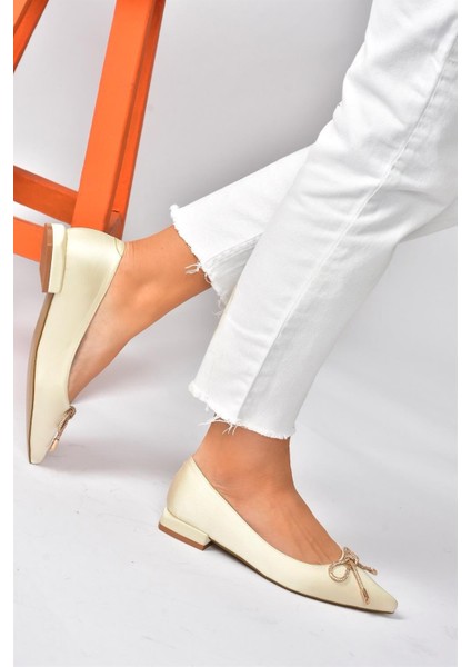 Bej Saten Kumaş Alçak Topuklu Kadın Ayakkabı P820121204