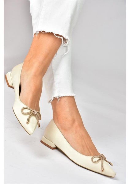 Bej Saten Kumaş Alçak Topuklu Kadın Ayakkabı P820121204 modelleri