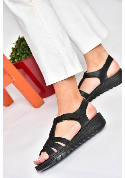 P555030303 Siyah Deri Günlük Kadın Sandalet modelleri
