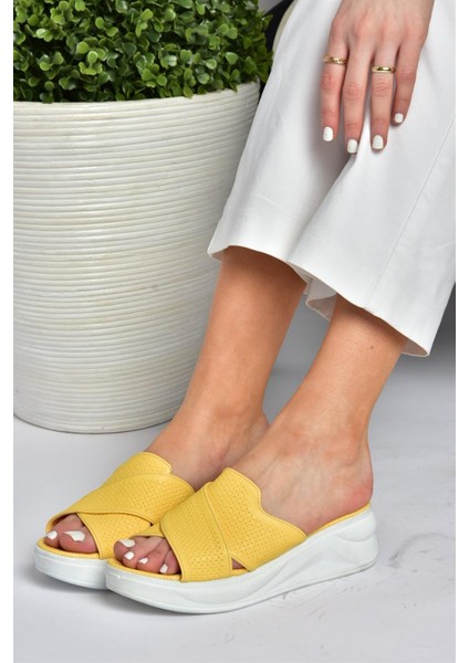 P713030609 Sarı Kalın Tabanlı Günlük Kadın Terlik modelleri