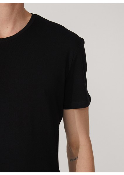O Yaka Düz Siyah Erkek T-Shirt TS1014000276 indirimleri