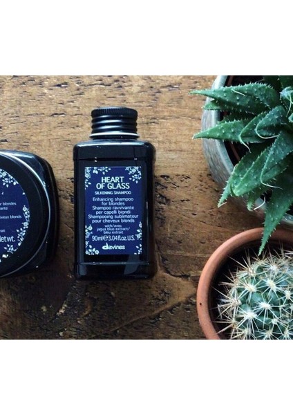 Vegan Heart Of Glass Silkening Shampoo Extra Sarışınlık Şampuanı 90 ml