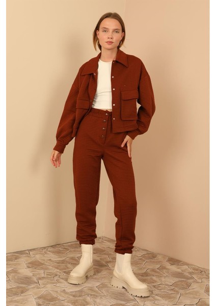 Kapitone Kumaş Bilek Boy Tam Kalıp Çıtçıt Detaylı Kadın Pantolon-Kahve modelleri