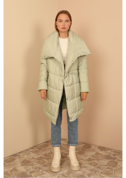 Kapitone Kumaş Şal Yaka Bol Kalıp Yaka Detay Çıtçıtlı Kadın Mont-Mint modelleri
