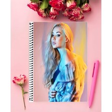 Iggy Azalea  Defter 1 Adet Özel Tasarım A4 Boyutu 21*29 cm  Telli Kareli defter
