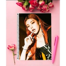 Anime And Your World Itzy (Ryujin .yeji.yuna.lia.chaeryeong ) Defter 1 Adet Özel Tasarım A4 Boyutu 21*29 cm Telli Çizgisz