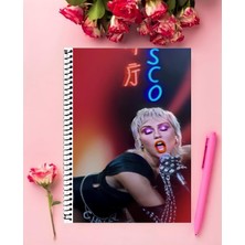 Anime And Your World Miley Cyrus Defter 1 Adet Özel Tasarım A4 Boyutu 21*29 cm  Telli Kareli defter