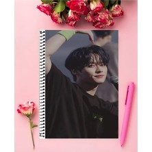 Lee Know Stray Kids Defter 1 Adet Özel Tasarım A4 Boyutu 21*29 cm Telli Çizgili Büyük Boy Defter