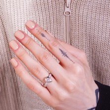 Adil Idil Kuyumculuk Beyaz Altın Pembe Taşlı Yüzük