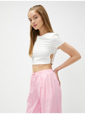 Koton Basic Crop Tişört Pencere Detaylı Bisiklet Yaka