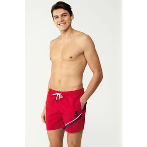 U.S. Polo Assn. 23006 Kırmızı Cepli Orta Boy Erkek Deniz Şortu