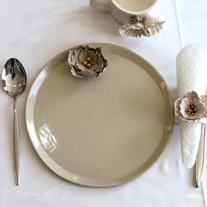 Stoneware Seramik Altın Yaldızlı Çiçekli El Yapımı Tabak