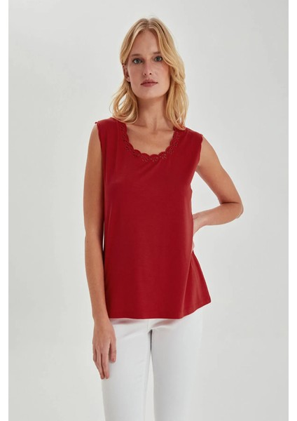 Yuvarlak Yaka Kolsuz Kırmızı Kadın T-Shirt U66135