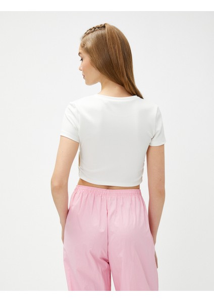 Basic Crop Tişört Pencere Detaylı Bisiklet Yaka fırsatları