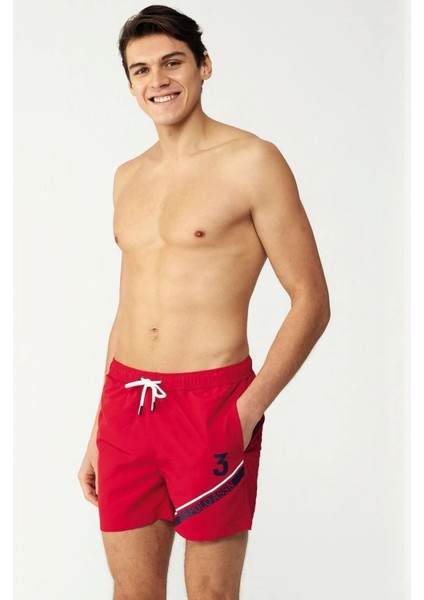 23006 Kırmızı Cepli Orta Boy Erkek Deniz Şortu
