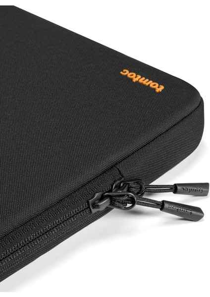 Defender A13 16 inç Siyah Macbook Pro Kılıfı - A13F2D1