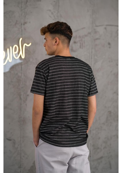 Reguler Fit Bisiklet Yaka Likralı Çizgili Erkek Yazlık T-Shirt fırsatları