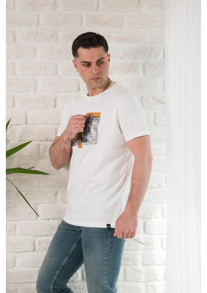 Regular Fit Pamuklu Baskı Detaylı Erkekyazlık T-Shirt fırsatları