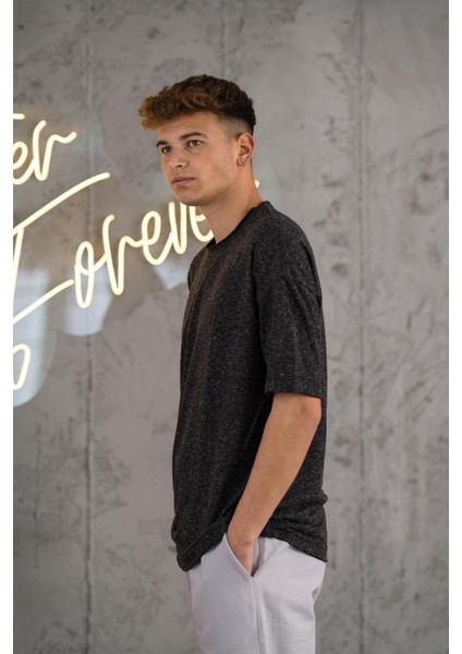 Oversize Bisiklet Yaka Likralı Erkek Yazlık T-Shirt fırsatları