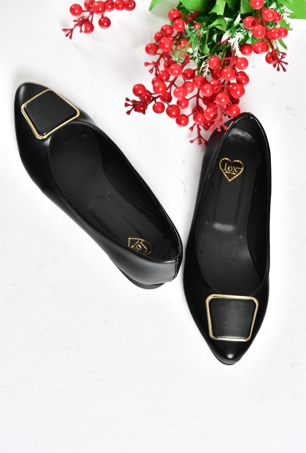 Fox Shoes P726776309 Siyah Toka Aksesuarlı Kadın Babet görsel 5