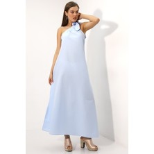 Hazelin Kadın Açık Mavi Omuzdan Bağlamalı Maxi Boy Dekoalteli Poplin Dokuma Elbise HZL22S-DSB110031