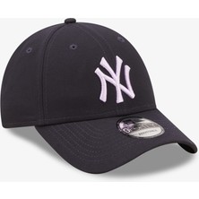 New York Yankees Team Outline 60298767.-