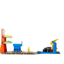 Hot Wheels Monster Trucks Patlama Istasyonu Oyun Seti HFB12