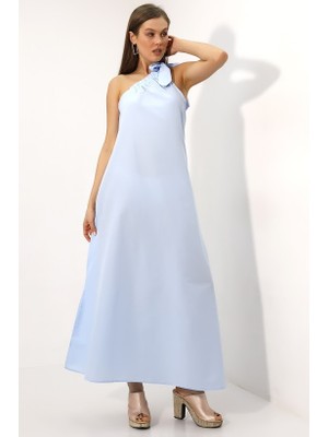 Hazelin Kadın Açık Mavi Omuzdan Bağlamalı Maxi Boy Dekoalteli Poplin Dokuma Elbise HZL22S-DSB110031