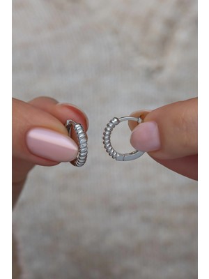 Nereze 925 Ayar Gümüş 10 mm Rodyumlu Taşsız Desenli Halka Küpe