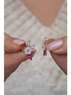 Nereze 925 Ayar Gümüş Pembe Yonca Detaylı Manolya Çiçeği Küpe