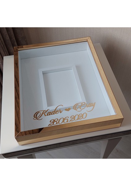 40X50 cm Yeni Trend 8 cm Derinliğinde Gold Pleksi Kaplı Fotoğraf Bölümlü Çerçeve! Gül Kutusu modelleri
