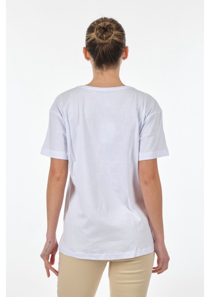 V Yaka Beyaz Kadın T-Shirt 23112001005