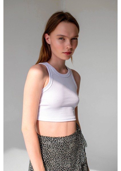 Beyaz Fitilli Süper Crop Halter Yaka Örme Atlet