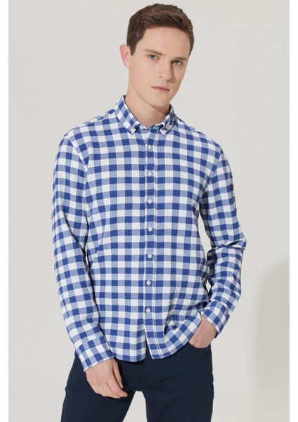 Erkek Beyaz-Lacivert Slim Fit Dar Kesim Düğmeli Yaka Kareli Gömlek