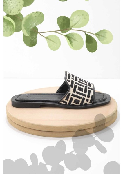 Kadın Terlik Bej Siyah Renk Seçeneği ile Günlük Kullanımda Konfor