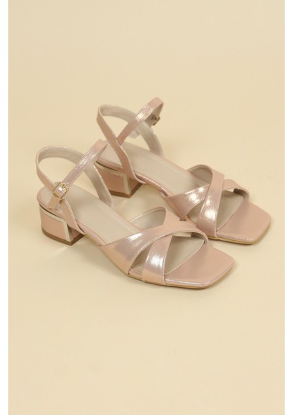 Çapraz Bantlı Alçak Topuklu Ayakkabı ROSE