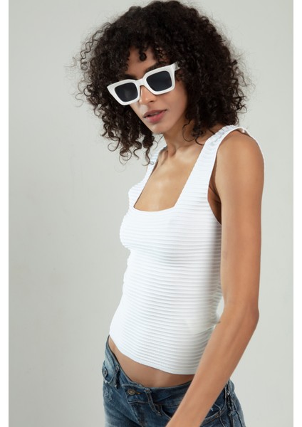 Beyaz Renkli Kare Yaka Kadın Yığma Desen Spor Askılı Triko Atlet Crop Top Bluz SFYZ1003
