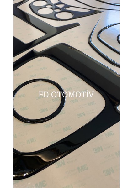 FD Otomotiv Chevrolet Aveo 2012 - 2013 / Parlak Siyah Piano Black / Torpido Konsol Maun Kaplama