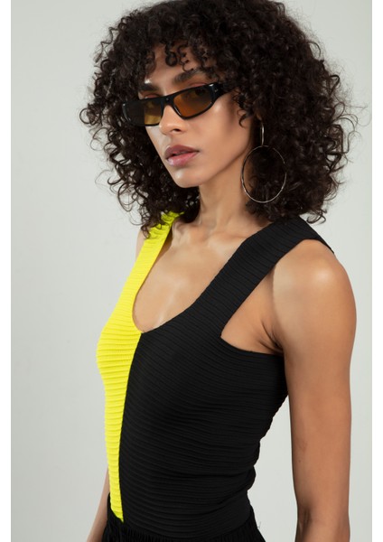 Neon Sarı-siyah Iki Renkli Kadın Spor Askılı V Yaka Yığma Desen Triko Atlet Crop Top Bluz SFYZ1004