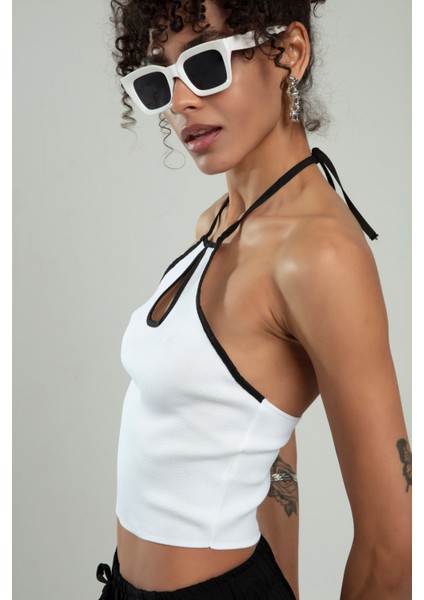 Beyaz Renkli Kadın Boyundan Askılı Spor Triko Crop Top Badi SFYZ1007 fırsatları