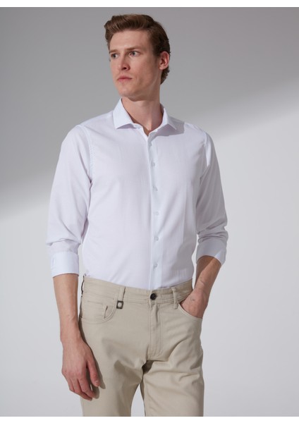 Klasik Yaka Armürlü Beyaz Erkek Gömlek GM2024700398 fırsatları