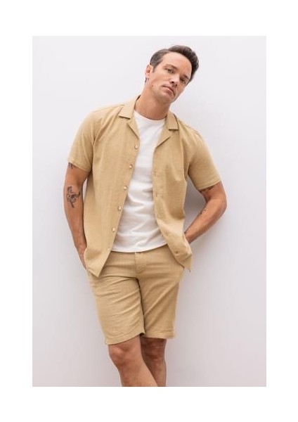 Modern Fit Apaş Yaka Kısa Kollu %100 Pamuk Gömlek Z5189AZ23SM