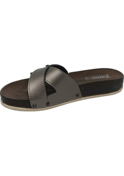 Parmi 21502 Kadın Platin Günlük Kullanım Terlik modelleri