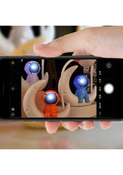 Ay Üstünde Astronot Lamba indirimleri