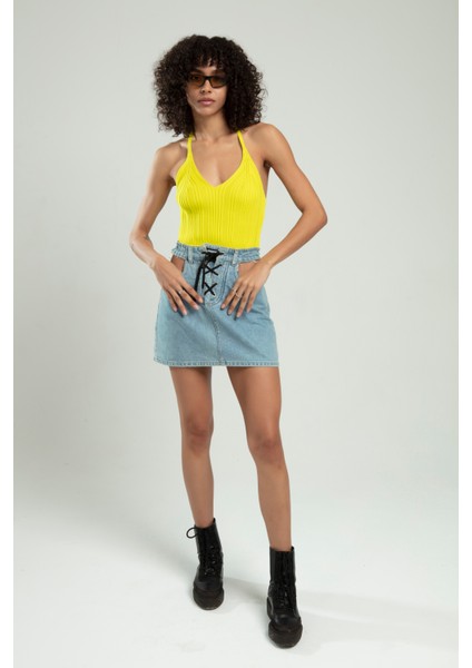 Kadın Sarı Renkli Boyundan Bağlamalı Fitilli Spor Triko Büstiyer Atlet Crop Top SFYZ1009