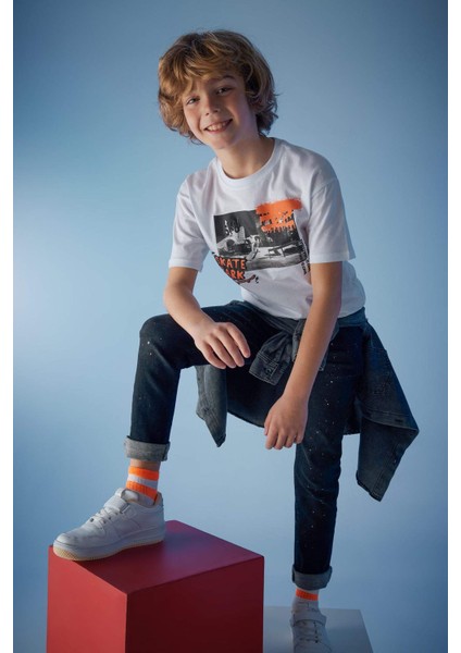 Erkek Çocuk Oversize Fit Bisiklet Yaka Baskılı Kısa Kollu Tişört Z6356A623SM fiyatları