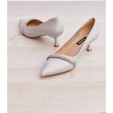 Derinet Taş Aksesuarlı Kısa Topuk Kadın Stiletto