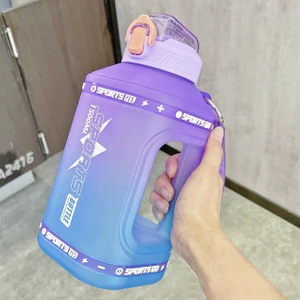 2.3l Büyük Kapasitet Sporu ve Sıçrama Kapı ile Uygun Su Şişesi (Yurt Dışından)