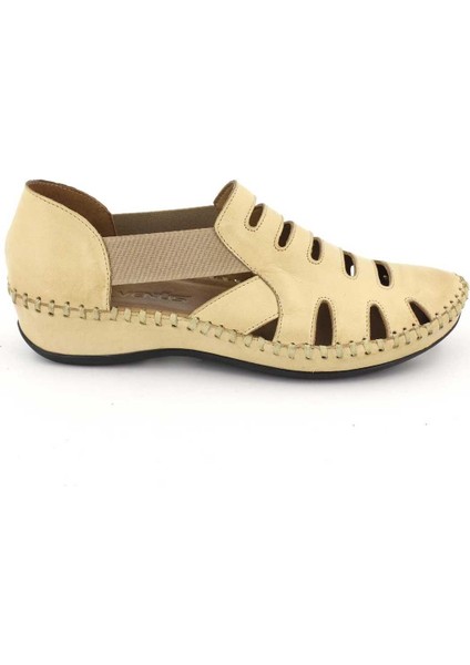 18791395 Kadın Deri Lastikli Comfort Delikli Sandalet fiyatları
